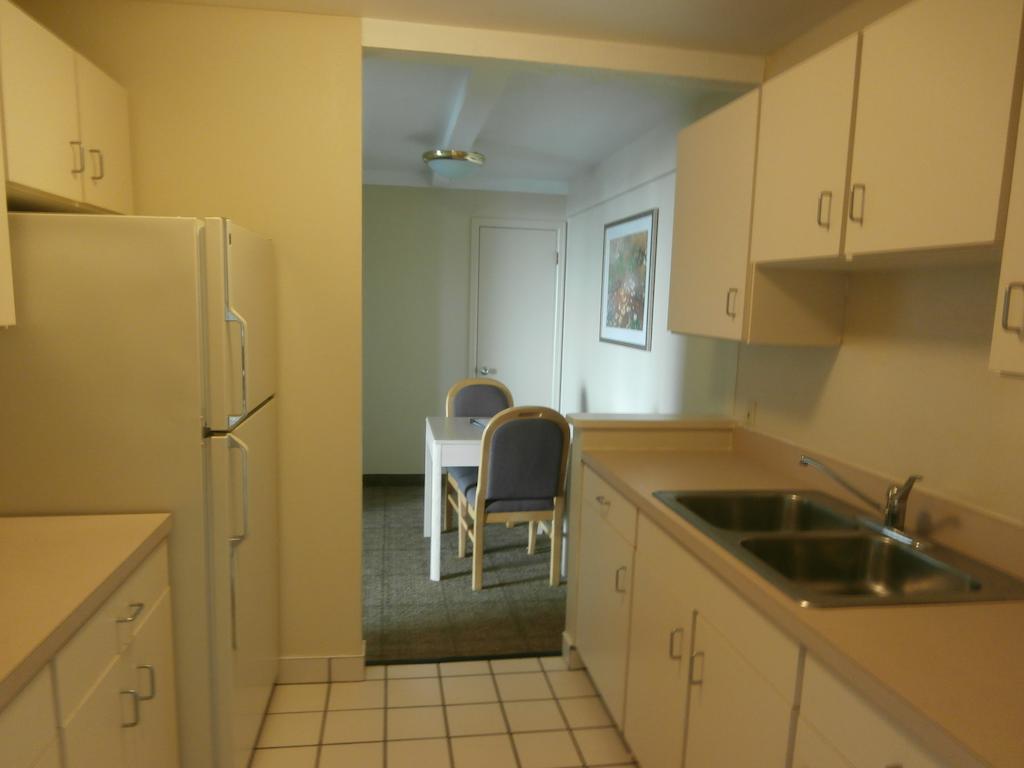 Clinton Inn & Suites Port Clinton Room photo